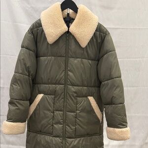 GAP Olive Puffer Jacket with Cream Details